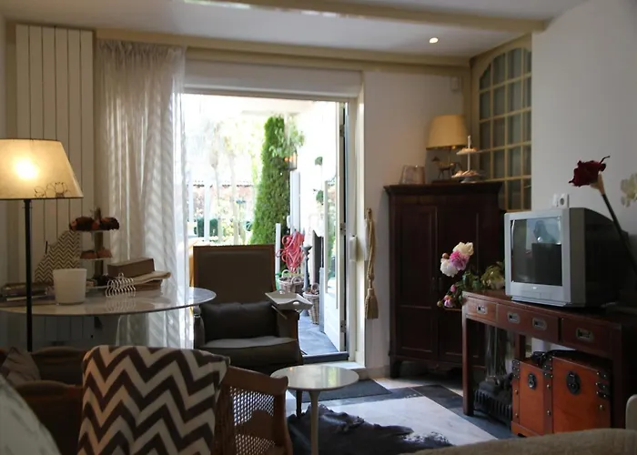 Near Woods And Egmond Tatil Evi Heiloo